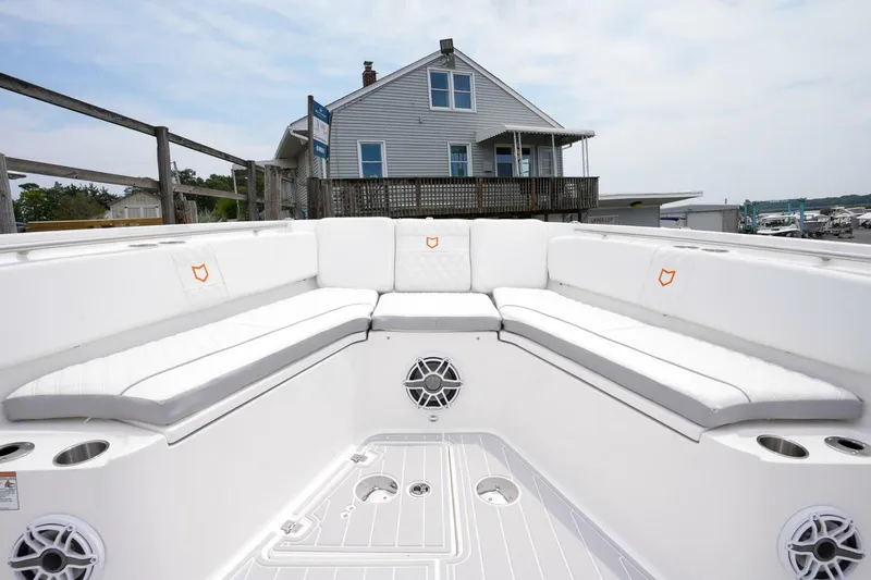 Slide: The Image of Sea Fox 328 Commander 2025 - 4584553