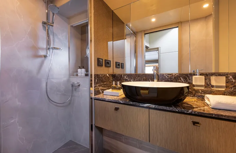 Slide: The Image of 2027 60 Absolute Flybridge - Guest Head/Shower Stall - 4547224