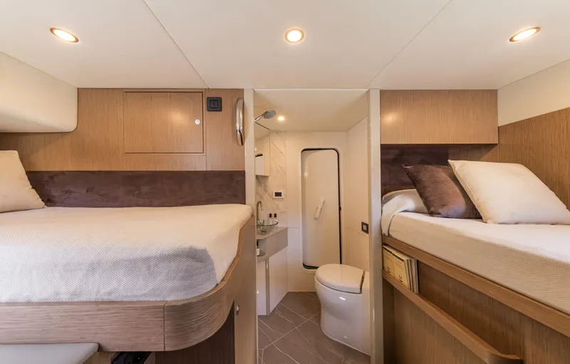 Slide: The Image of 2027 60 Absolute Flybridge - Crew Quarters - 4547237