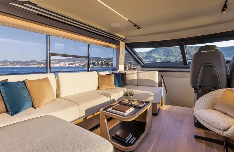 Slide: The Image of 2027 60 Absolute Flybridge - Salon - 4547174