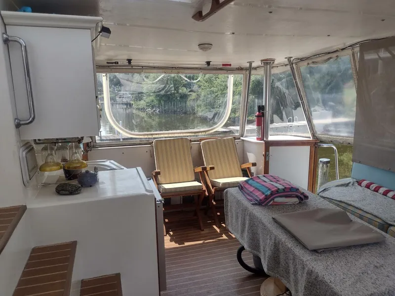 Slide: The Image of Paddy Wagon  aft - 4564764