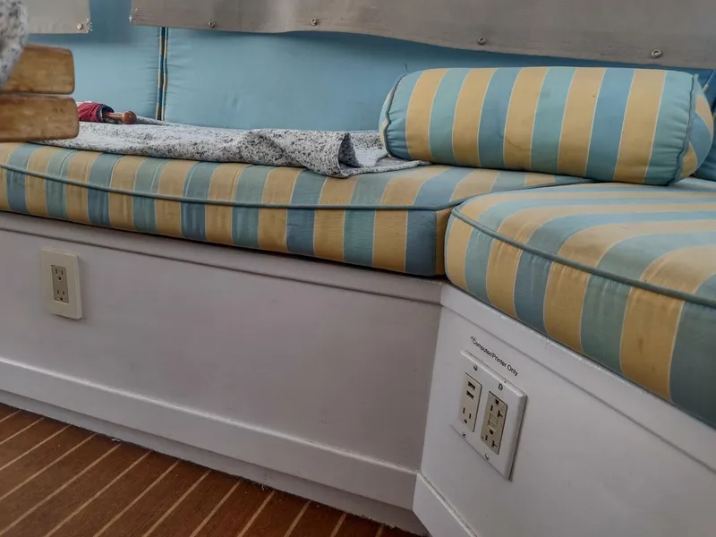 Slide: The Image of Paddy Wagon  aft seating - 4564765