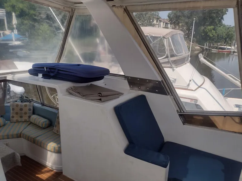 Slide: The Image of Paddy Wagon  helm seating  - 4564790