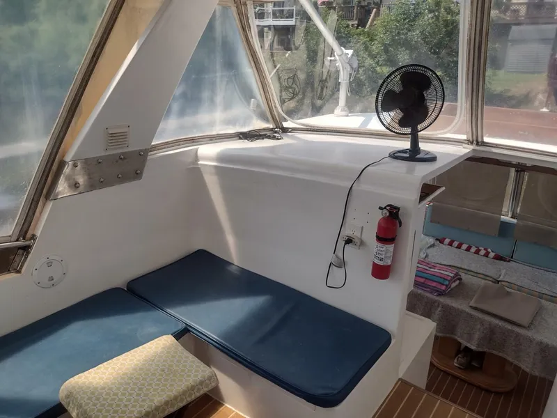 Slide: The Image of Paddy Wagon  helm seating - 4564793