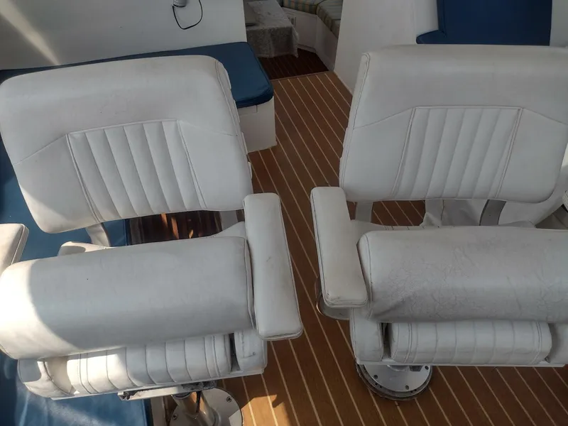 Slide: The Image of Paddy Wagon  helm seats - 4564803