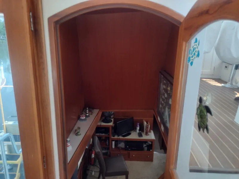 Slide: The Image of Paddy Wagon  Aft view to salon - 4564806