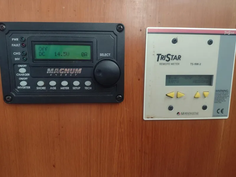 Slide: The Image of Paddy Wagon  solar/inverter display - 4564812