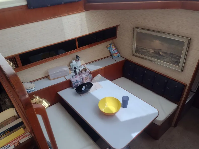 Slide: The Image of Paddy Wagon  dinette/sleeper - 4564813