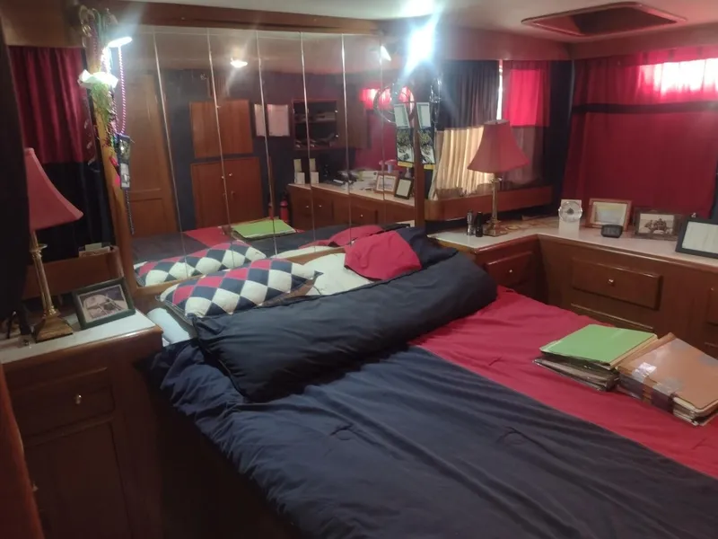 Slide: The Image of Paddy Wagon  aft cabin - 4564833