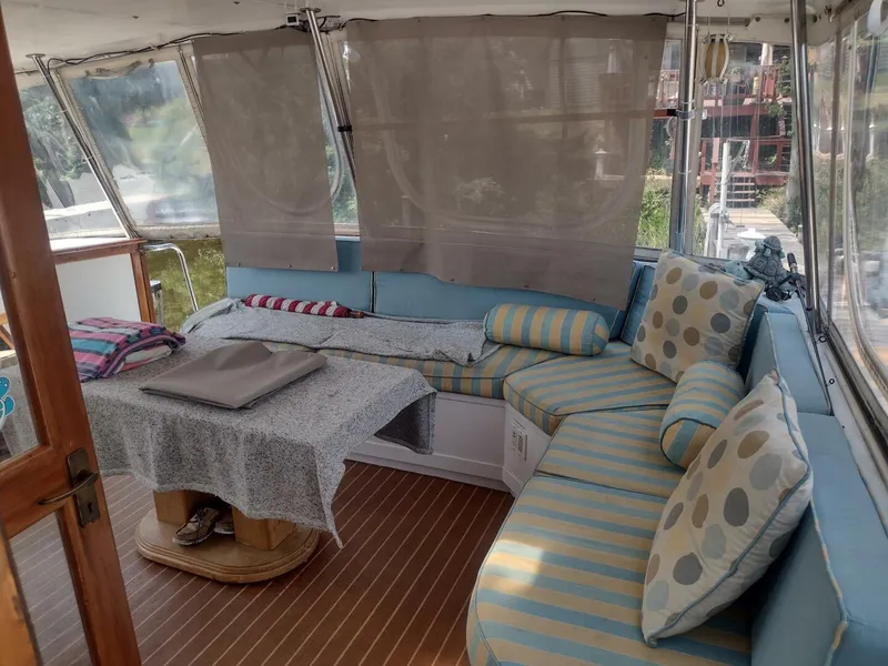 Slide: The Image of Paddy Wagon  aft - 4561121