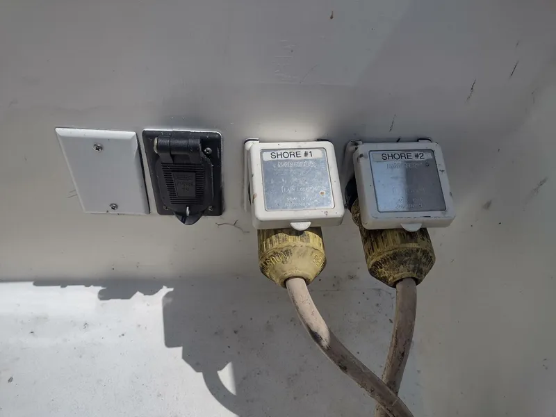 Slide: The Image of Paddy Wagon  shore power location cockpit - 4564861