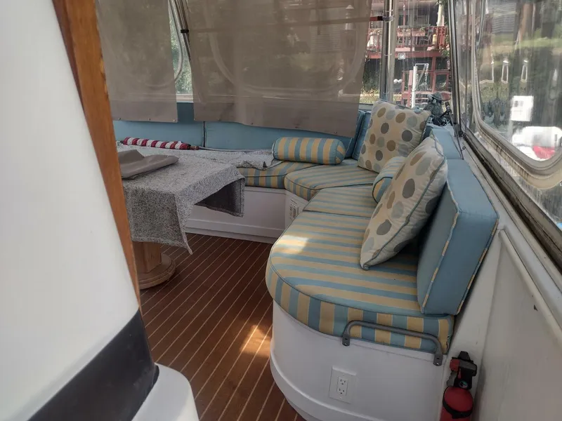 Slide: The Image of Paddy Wagon  aft - 4564763