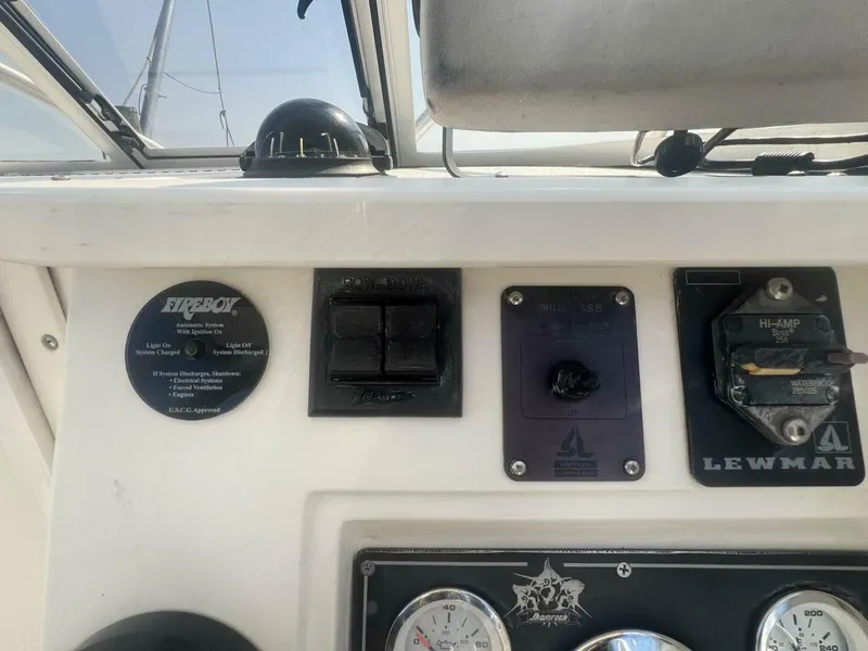 Slide: The Image of Shamrock 220 Predator 2005 - 4547819