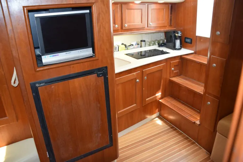 Slide: The Image of Galley Aft   - 4549385