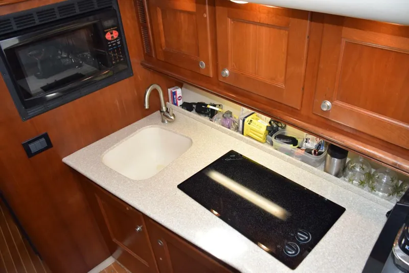 Slide: The Image of Stovetop, Molded Sink, Microwave  - 4549387