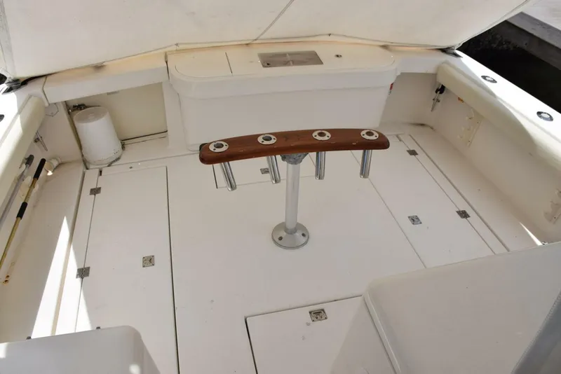 Slide: The Image of Cockpit with Transom Door    - 4549398