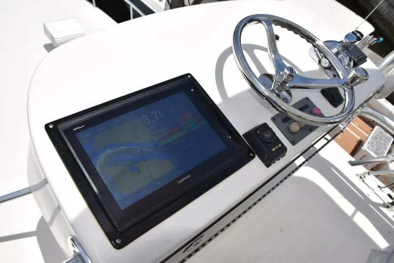 Slide: The Image of Garmin at Tower Station   - 4549411