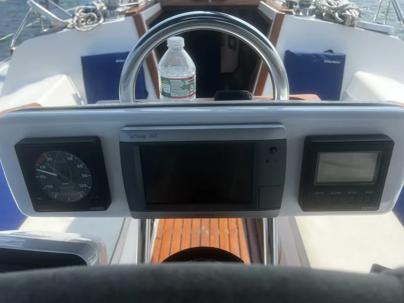 Slide: The Image of Garmin GPS Mounted - 4552977