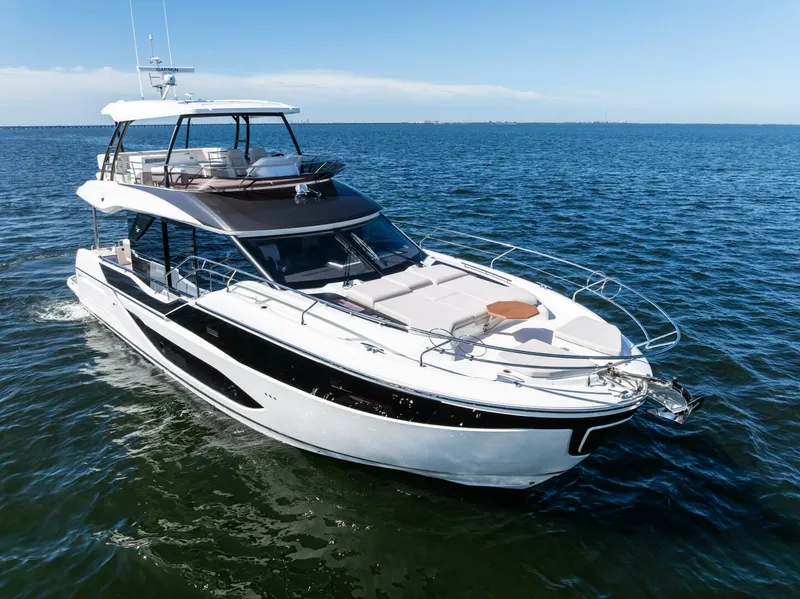 Slide: The Image of 2026 Prestige F5.7 Flybridge - Bow 3/4 Starboard - 5618238