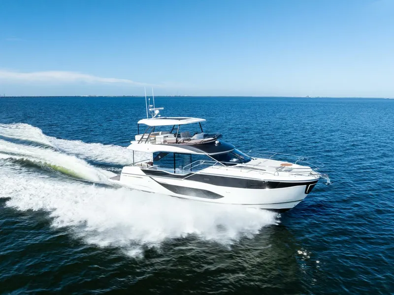 Slide: The Image of 2026 Prestige F5.7 Flybridge - Starboard - 5618218