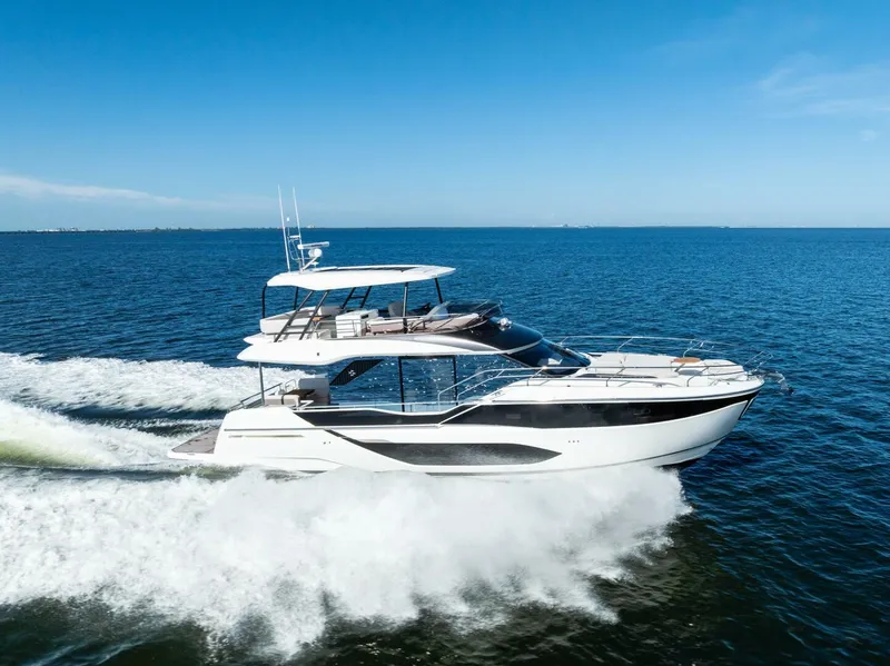 Slide: The Image of 2026 Prestige F5.7 Flybridge - Starboard - 5618214