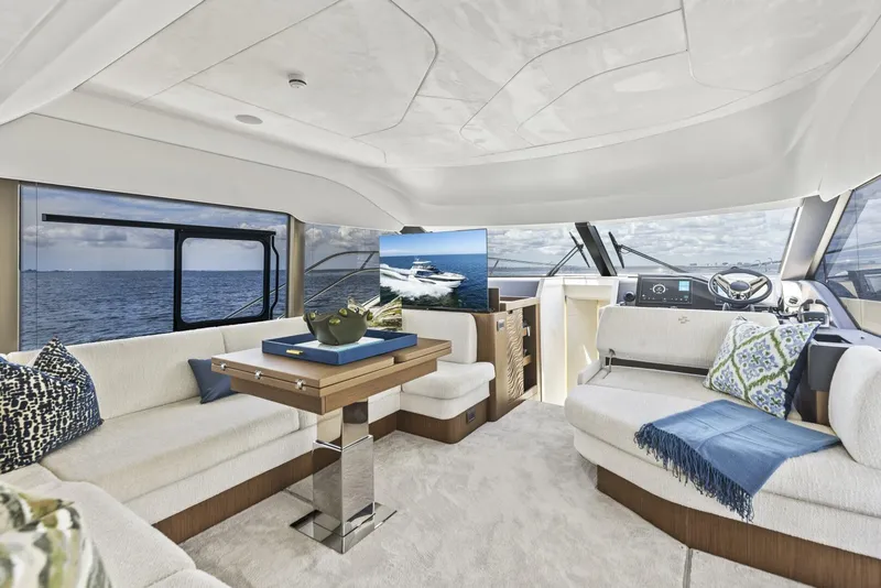 Slide: The Image of 2026 Prestige F5.7 Flybridge - Salon - 5618256