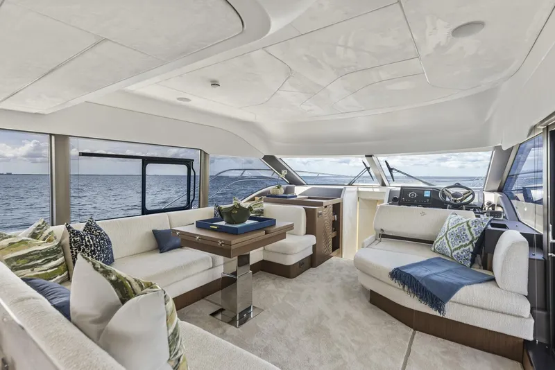 Slide: The Image of 2026 Prestige F5.7 Flybridge - Salon - 5618252
