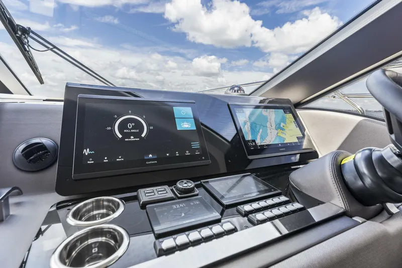 Slide: The Image of 2026 Prestige F5.7 Flybridge - Helm - 5618267