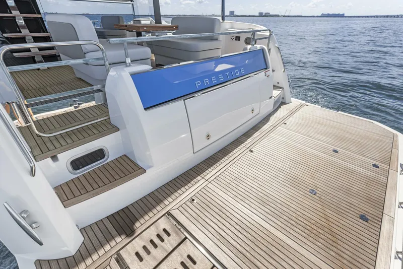 Slide: The Image of 2026 Prestige F5.7 Flybridge - Hydraulic Swim Platform - 5618423