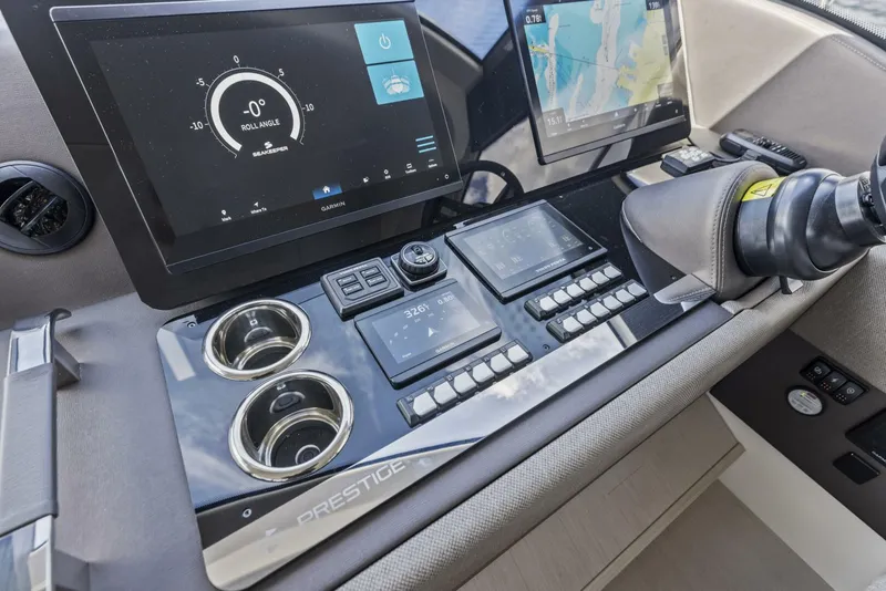 Slide: The Image of 2026 Prestige F5.7 Flybridge - Helm - 5618268