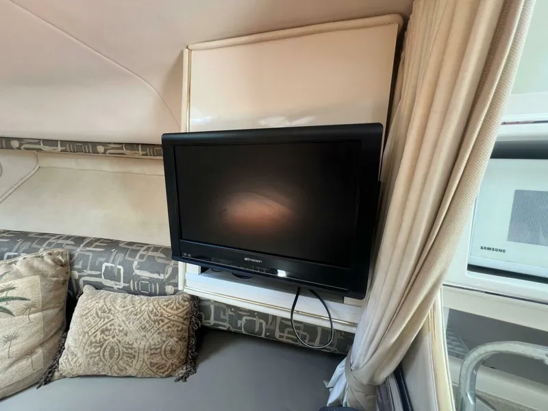 Slide: The Image of Monterey 302 Cruiser 2000 - 4553989