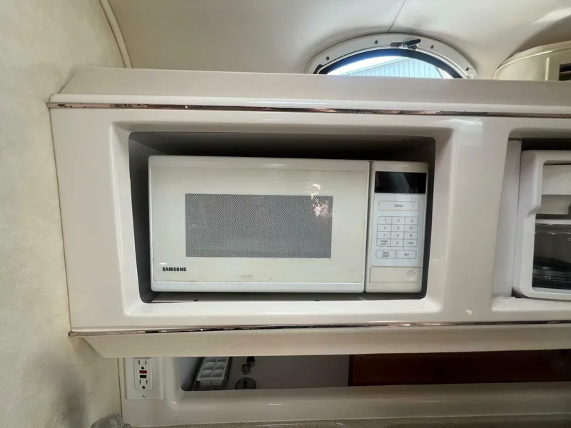 Slide: The Image of Monterey 302 Cruiser 2000 - 4553990