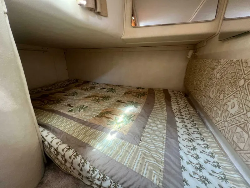 Slide: The Image of Monterey 302 Cruiser 2000 - 4554000