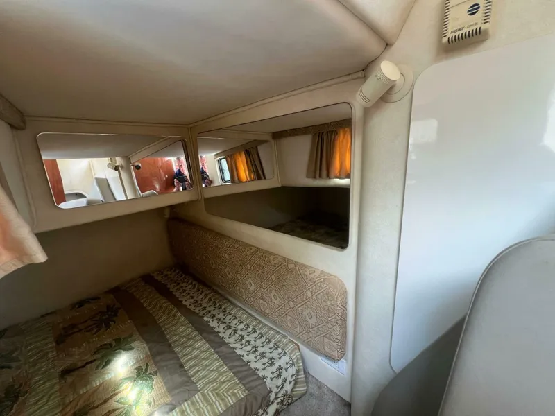 Slide: The Image of Monterey 302 Cruiser 2000 - 4554001