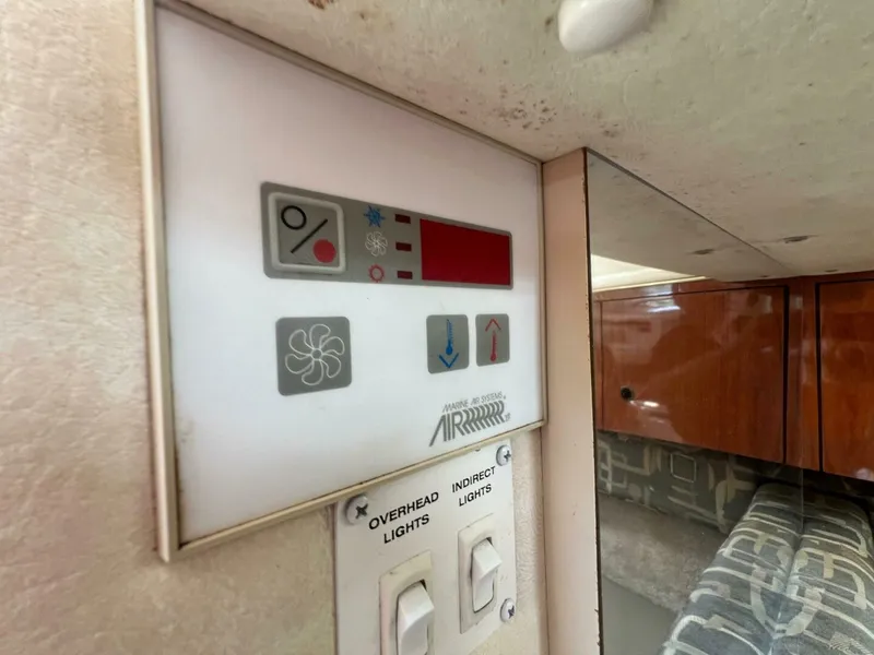 Slide: The Image of Monterey 302 Cruiser 2000 - 4554003