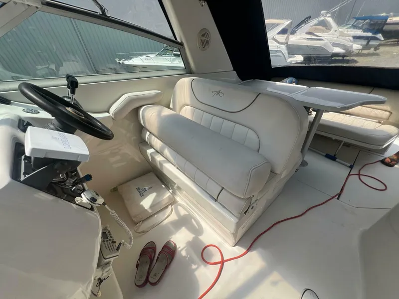 Slide: The Image of Monterey 302 Cruiser 2000 - 4553971