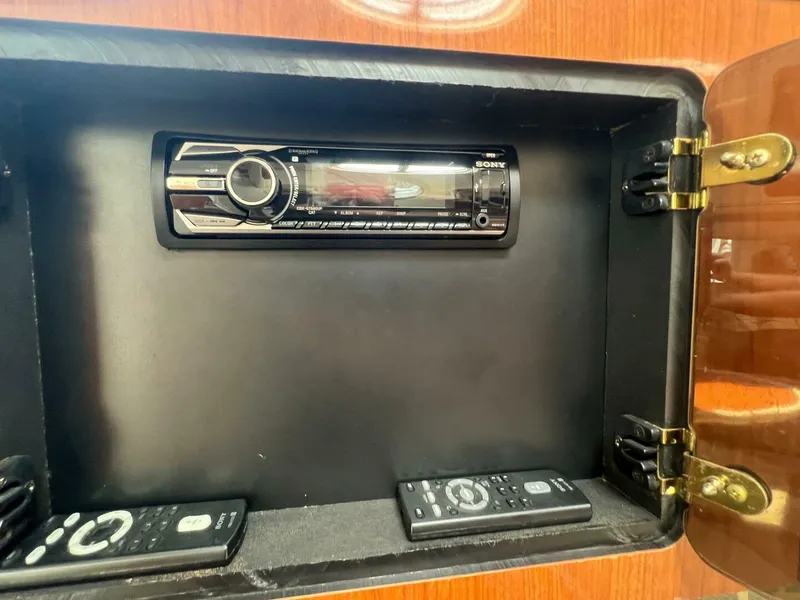 Slide: The Image of Monterey 302 Cruiser 2000 - 4554011