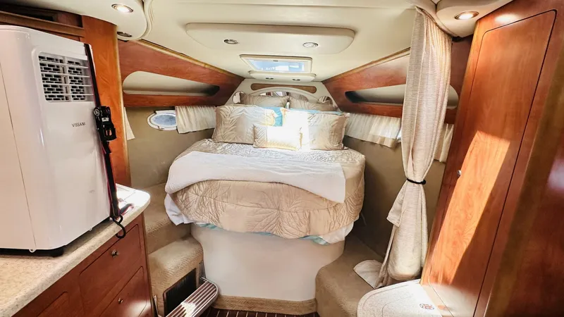 Slide: The Image of Rinker 350 Express Cruiser 2007 - 4555892