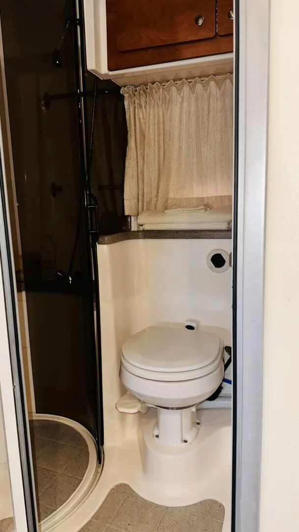 Slide: The Image of Rinker 350 Express Cruiser 2007 - 4555899