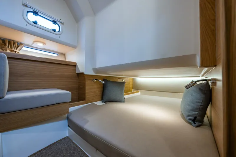 Slide: The Image of Nimbus C11 2024 - 5775475