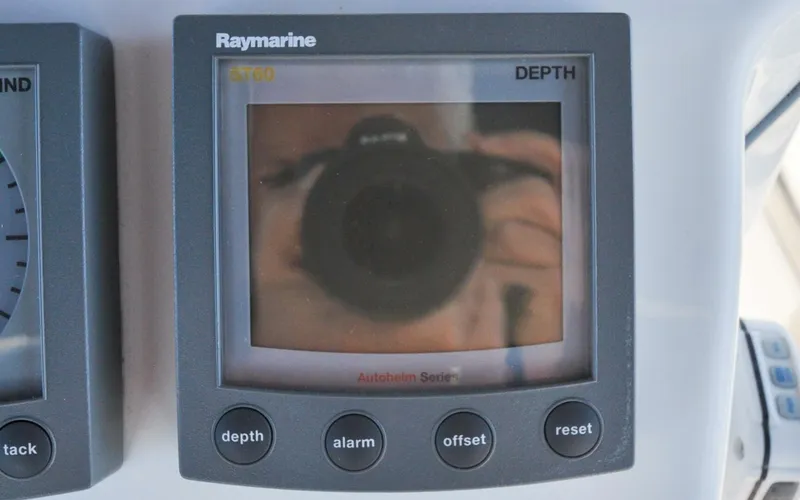 Slide: The Image of Hunter 45CC   Coralee   Offered For Sale608 - 4556511