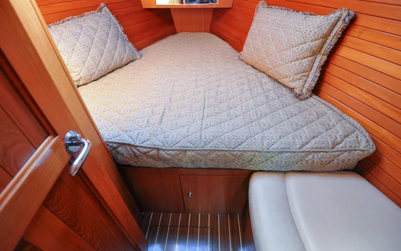 Slide: The Image of Hunter 45CC   Coralee   Offered For Sale703 - 4565664