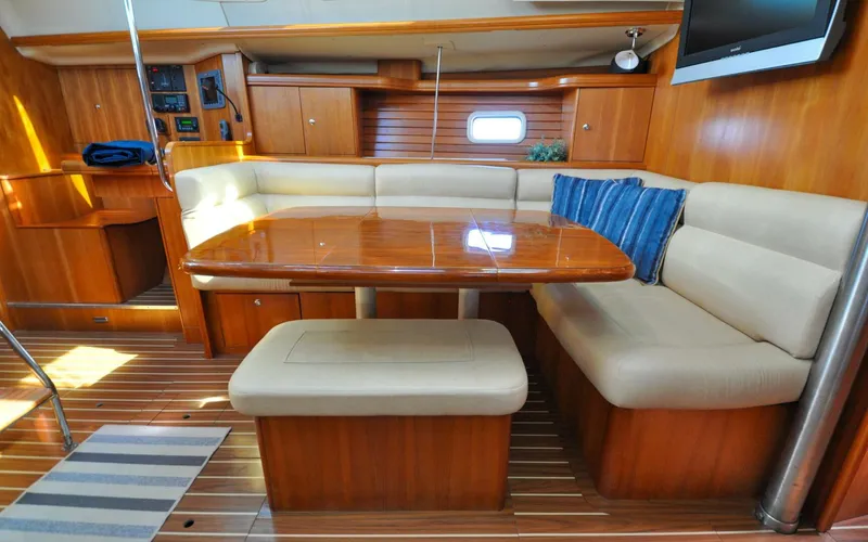 Slide: The Image of Hunter 45CC   Coralee   Offered For Sale694 - 4565682