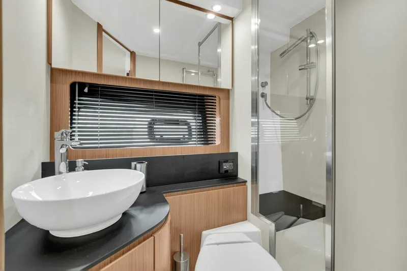 Slide: The Image of 2016 Azimut 43 - 4557813