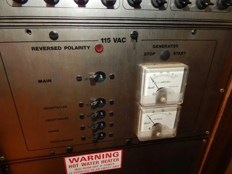 Slide: The Image of Carver Mariner 2897 1983 - 4564785