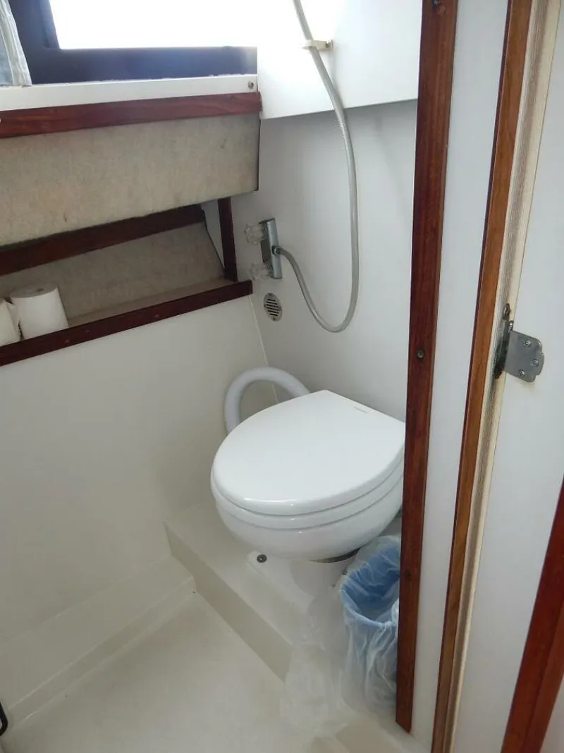 Slide: The Image of Carver Yachts Mariner 2897 1983 - 4564783