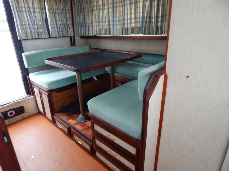 Slide: The Image of Carver Yachts Mariner 2897 1983 - 4564782