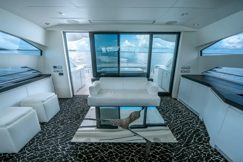 Slide: The Image of Pershing 80 2010 - 4561991