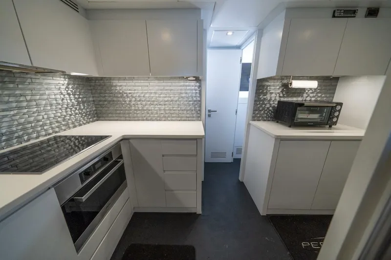 Slide: The Image of Pershing 80 2010 - 4562002