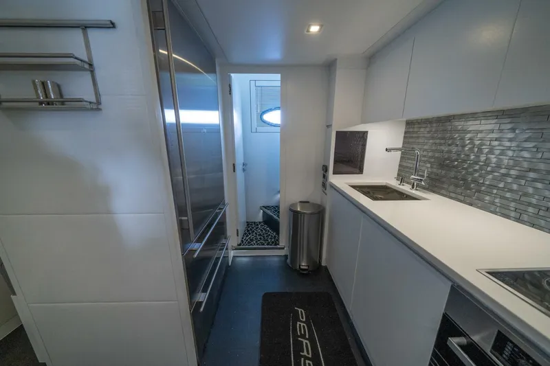 Slide: The Image of Pershing 80 2010 - 4562003